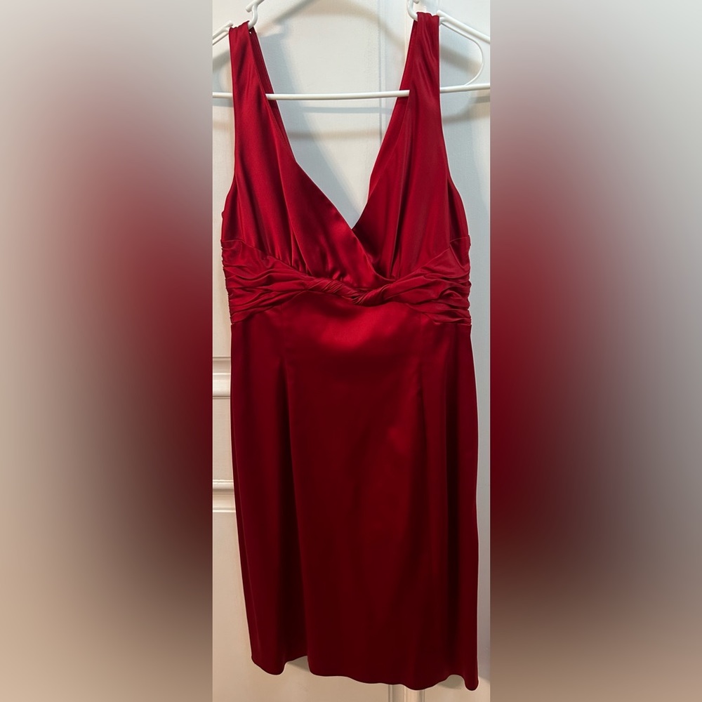 Beautiful shiny red cocktail dress- great condition - Jones New York size 8